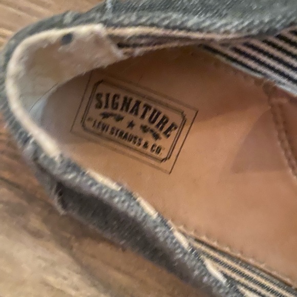 Women’s Flats - Picture 3 of 8